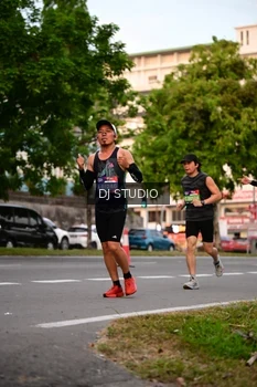 Runner Photo 4121699