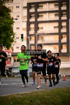 Runner Photo 4121776