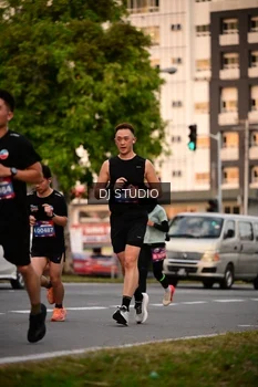 Runner Photo 4121924
