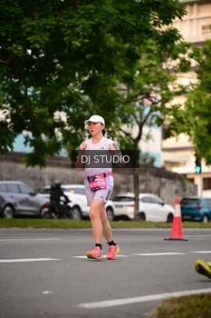Runner Photo 4122024