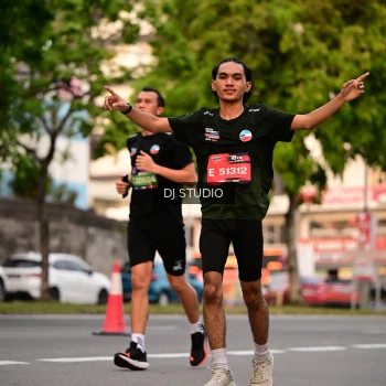 Runner Photo 4122310