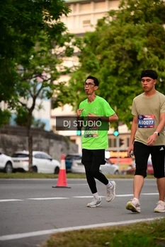 Runner Photo 4122400