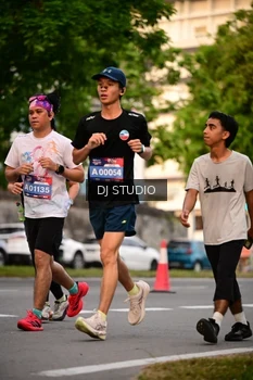 Runner Photo 4123053