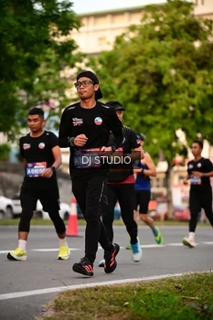 Runner Photo 4123057