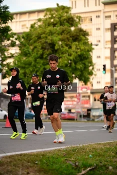 Runner Photo 4123094