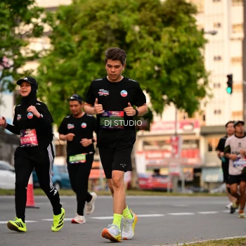 Runner Photo 4123100