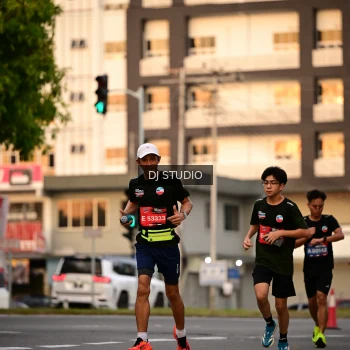 Runner Photo 4123412