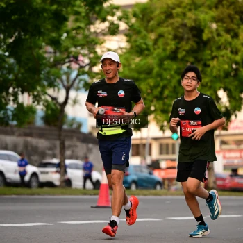 Runner Photo 4123420