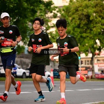 Runner Photo 4123424