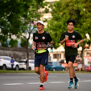 Runner Photo 4123425