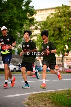 Runner Photo 4123430