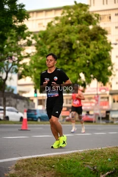 Runner Photo 4123446