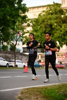 Runner Photo 4123574