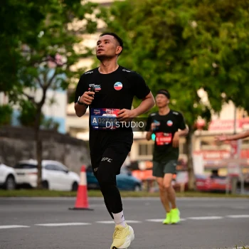 Runner Photo 4123595
