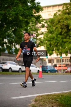 Runner Photo 4123609