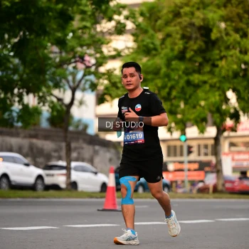 Runner Photo 4123615