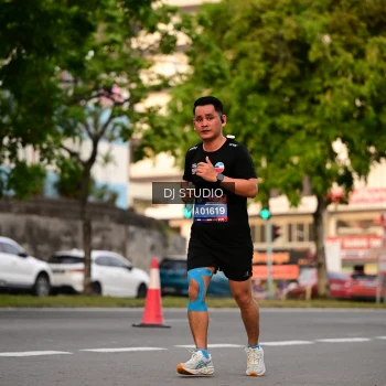 Runner Photo 4123616
