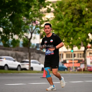 Runner Photo 4123618