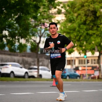 Runner Photo 4123624