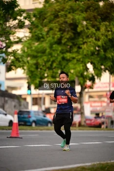 Runner Photo 4123659