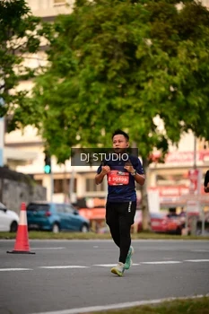 Runner Photo 4123660