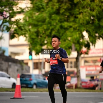 Runner Photo 4123674