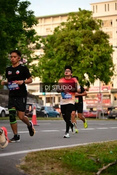 Runner Photo 4123858