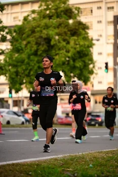 Runner Photo 4123936
