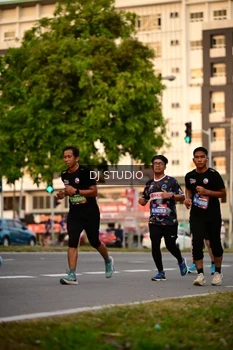 Runner Photo 4123960