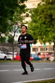 Runner Photo 4124086