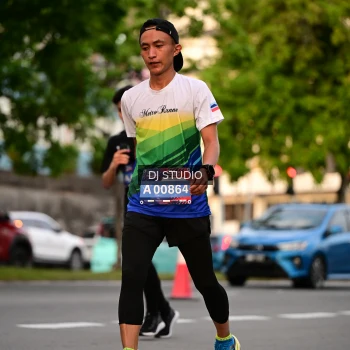 Runner Photo 4124275