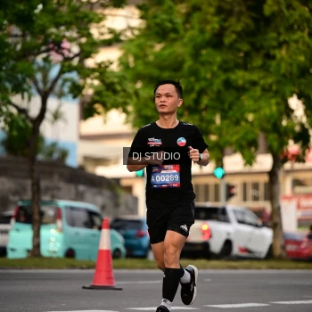 Runner Photo 4124294