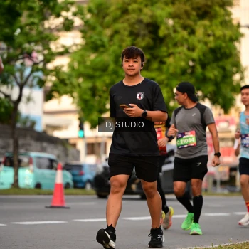 Runner Photo 4124324