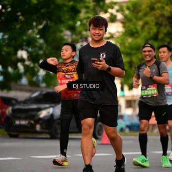 Runner Photo 4124330