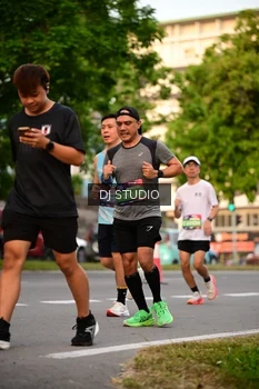 Runner Photo 4124335