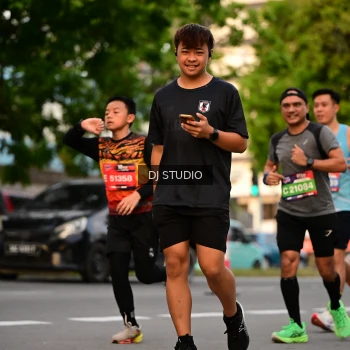 Runner Photo 4124336