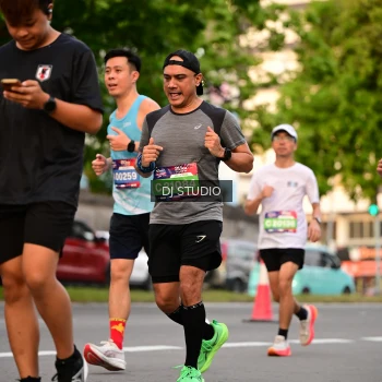 Runner Photo 4124341