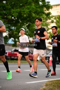 Runner Photo 4124350