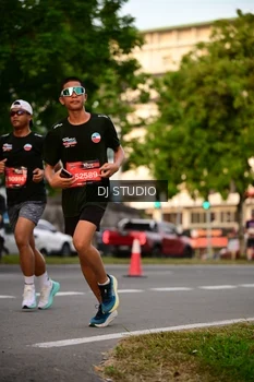 Runner Photo 4124370