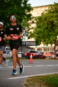 Runner Photo 4124371