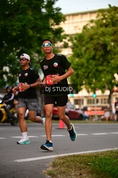 Runner Photo 4124372