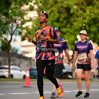 Runner Photo 4124500