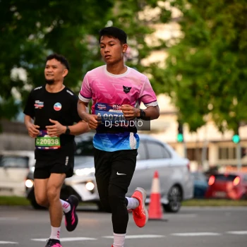Runner Photo 4124570