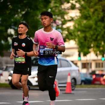 Runner Photo 4124575