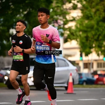Runner Photo 4124576