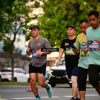 Runner Photo 4124754