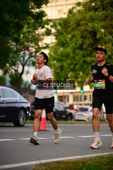 Runner Photo 4125054