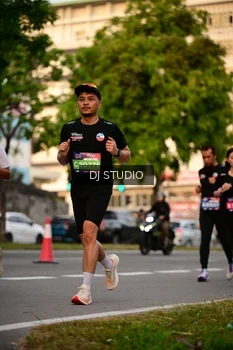 Runner Photo 4125057