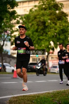 Runner Photo 4125060