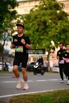 Runner Photo 4125062